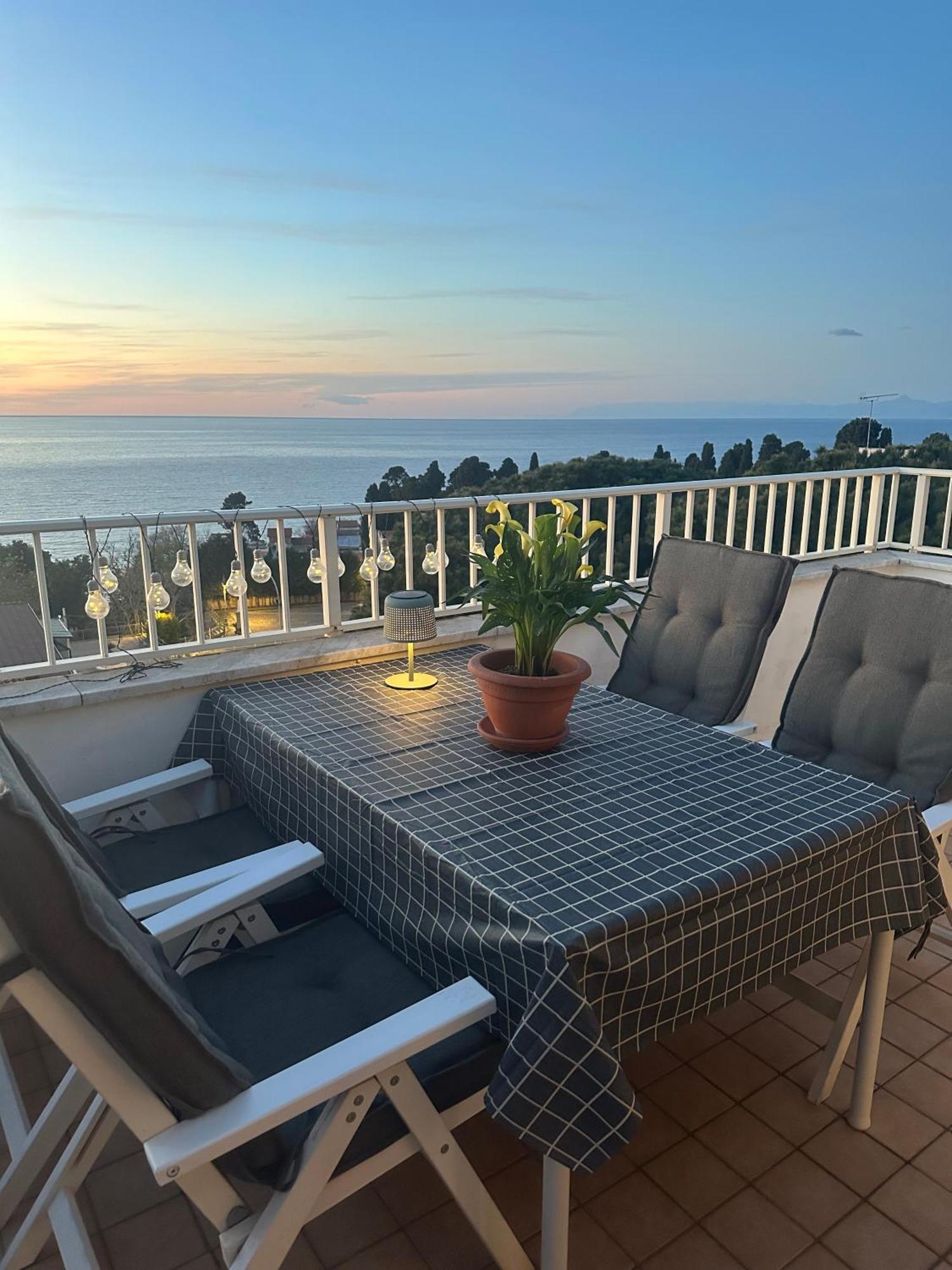 Apartment With Sea View Тропея Экстерьер фото