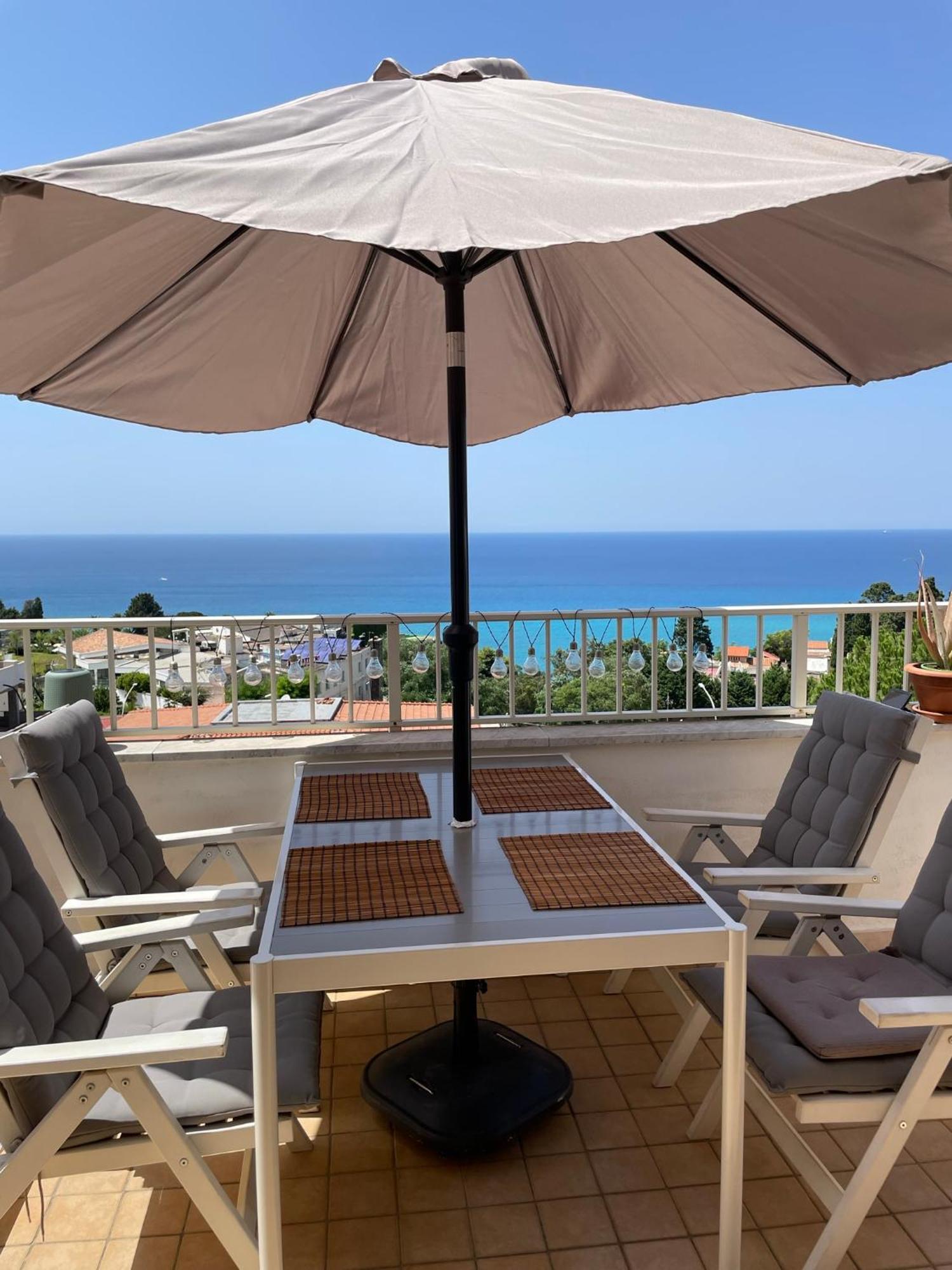 Apartment With Sea View Тропея Экстерьер фото