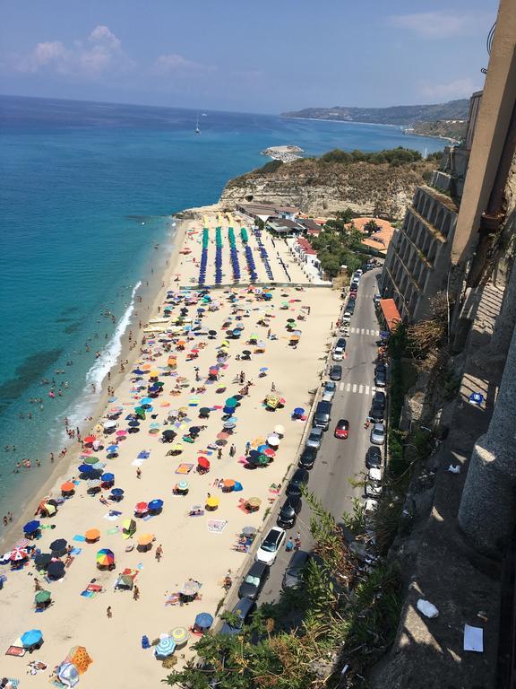 Apartment With Sea View Тропея Экстерьер фото